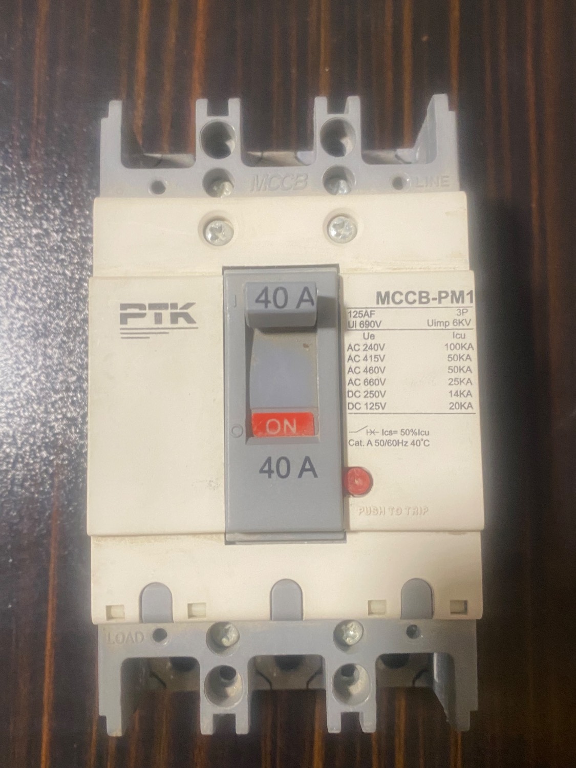 کلید اتوماتیک 40 آمپر
